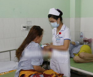 Người đánh nữ giáo viên thủng màng nhĩ xin lỗi
