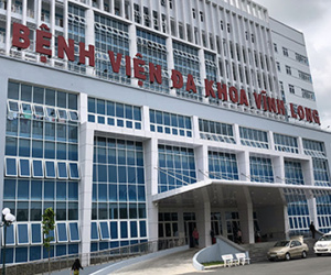 Sản phụ 16 tuổi một mình tự sinh con tại nhà