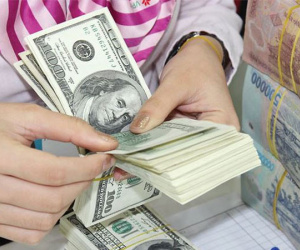Giá USD tiếp tục tăng