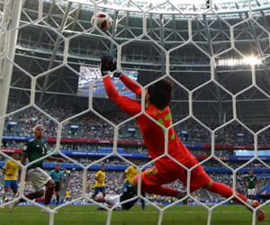 Thủ môn Mexico lập kỷ lục cứu thua tại World Cup 2018
