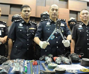 Malaysia bắt băng nhóm người Việt chuyên khoan trộm két sắt