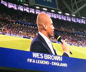 NHM ngán ngẩm khi Wes Brown được giới thiệu là huyền thoại FIFA