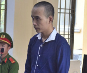 9X tiêm thuốc trừ sâu vào người bạn gái