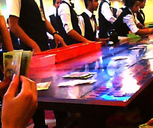 Đi casino, chỉ alô là có xe đến rước