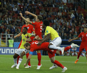Hơn 190.000 người ký đơn đòi Anh và Colombia đá lại