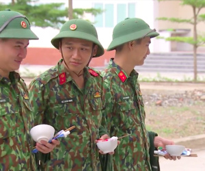 Sao Nhập Ngũ mùa 6: Mr Cần Trô khiến cả trung đội cười nghiêng ngả vì cuộn giấy vệ sinh