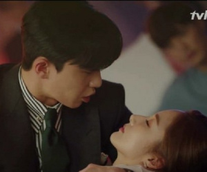 Thư ký Kim sao thế tập 10: Park Min Young ngất xỉu vì nhớ lại quá khứ bị bắt cóc