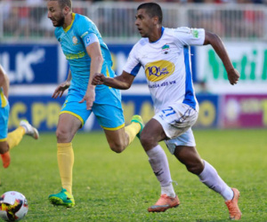 Hàng thủ tệ hại, HAGL thua ngược ở V-League