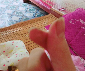 Khóc thét vì thói quen 'tai quái' của bố mẹ chồng: Thích ngủ chung giường con trai, nàng dâu muốn yêu chồng cũng khó