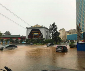 Mưa giải nhiệt, Hạ Long lại ngập thành 'ao'