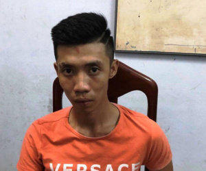 Bắt hung thủ cầm dao xoắn đâm chết người vì cho rằng bị nhìn đểu