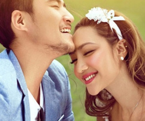 Bó tay với câu trả lời của các ông chồng khi vợ đua nhau theo trào lưu phỏng vấn nhanh: Anh yêu em ở điểm gì?