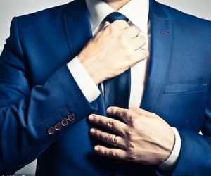 Mang cà vạt làm giảm hiệu suất làm việc của nam giới