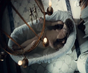 Người đẹp Nga gây 'sốc' khi nude toàn thân trong trailer 'Hoa của quỷ'