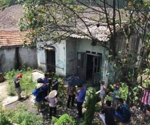 Bàng hoàng phát hiện thi thể người đàn ông đang phân hủy trong ngôi nhà hoang