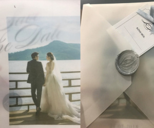 Cận cảnh thiệp cưới đơn giản của Á hậu Tú Anh và ông xã thiếu gia