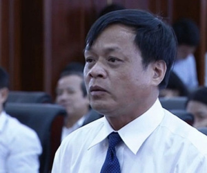 Hàng trăm cán bộ già được 'động viên' thôi việc sớm