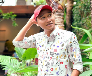 Mr Cần Trô từng bị nghệ sĩ Hồng Vân đánh trên sân khấu vì diễn hỗn