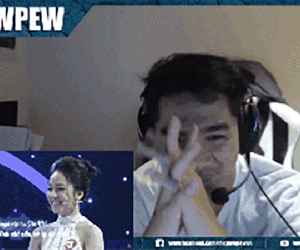 PewPew ngượng 'chín mặt' khi xem lại clip bày tỏ tình cảm với Trâm Anh trên sân khấu