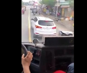 Thông tin mới về tài xế ô tô ‘giả điếc’ ngáng đường xe cứu hỏa