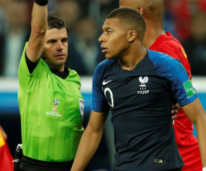 Vì sao Mbappe không bị cấm thi đấu trận chung kết?