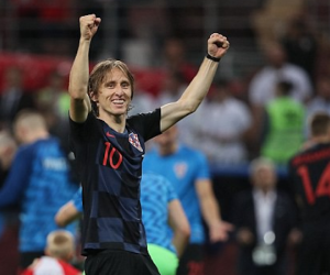 Báo Anh ủng hộ Modric đoạt QBV, Mbappe 'săn' cú đúp danh hiệu ở World Cup