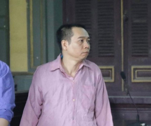 Con rể giết cha mẹ vợ ra tòa chỉ gật và lắc