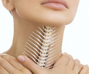 Đây là cách xử lý khi bị hóc xương cá, tránh những hậu quả không mong muốn