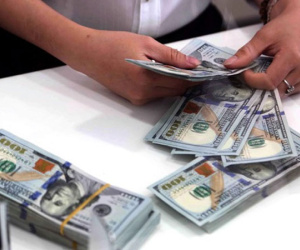 USD tăng giá, vàng 'chìm nghỉm'
