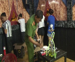 27 thanh thiếu niên thuê nhà nghỉ dùng thuốc lắc, thác loạn tập thể