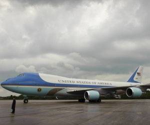 Trump muốn 'thay áo' cho chuyên cơ của tổng thống