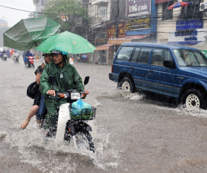 Mưa dông trên đất liền, thời tiết xấu ở Biển Đông nhiều ngày tới