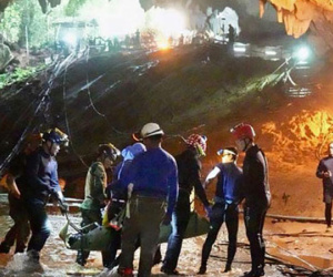 Thợ lặn giải cứu đội bóng nhí Thái từng mất dấu dây dẫn đường