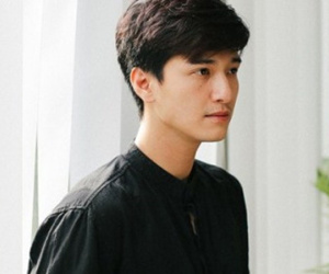 Huỳnh Anh xin lỗi sau khi bị tố vô trách nhiệm: 'Tôi thấy xấu hổ và là bài học đáng buồn cho sự nghiệp của mình'