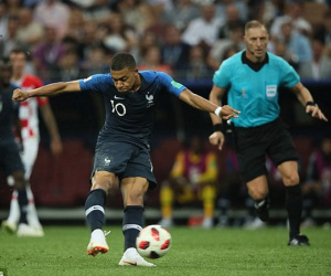 World Cup 2018: Lập siêu phẩm trước Croatia, Mbappe san bằng thêm kỷ lục của Pele
