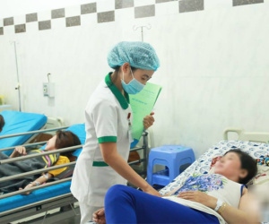Bình Dương: 13 nữ công nhân nhập viện do ngộ độc khí NH3 từ cơ sở sản xuất nước đá