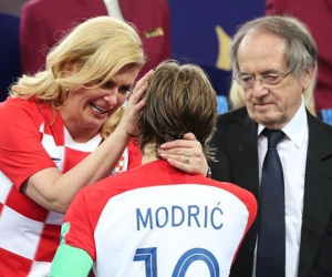 Người hùng đêm chung kết World Cup: Vì đó là… nữ Tổng thống Croatia