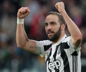 Nóng: Chelsea chốt xong mức giá mua Higuain từ Juventus
