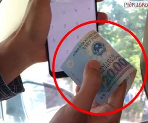 Video: Màn phù phép ‘đồng 500.000 thành 20.000' của các taxi dỏm tại TP.HCM
