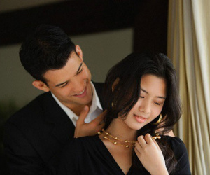 Bạn gái mắc 'bệnh nhạy cảm' khiến tôi xấu hổ với bạn bè và không còn cảm giác mỗi khi ở bên