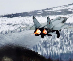 MiG-25 Nga xuất kích, tên lửa Mỹ - Israel bất lực bám đuôi