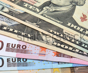 Tỷ giá ngoại tệ ngày 18/7: Thị trường chao đảo, USD tăng vọt