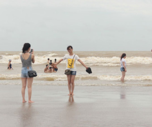 Biển Cửa Lò đông đúc khách du lịch sau bão Sơn Tinh