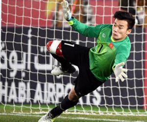 HLV Park Hang-seo than phiền Bùi Tiến Dũng ít được bắt ở V-League