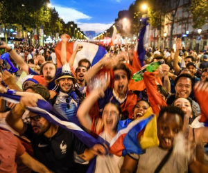 Phụ nữ bị tấn công tình.dục tràn lan sau khi Pháp vô địch World Cup
