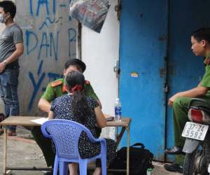 Nghi ngờ vợ có nhân tình, chồng bóp cổ vợ tới tử vong rồi tới công an đầu thú