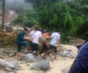 Huyện miền núi ở Thanh Hoá tan hoang sau lũ quét, 4 người chết và mất tích