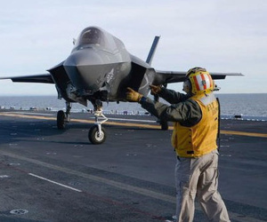 Mỹ tung F-35 sang Trung Đông, có thể đối mặt với S-400 Nga