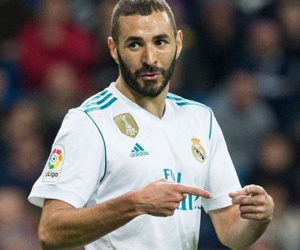 Nối gót Ronaldo, Benzema rời Real Madrid