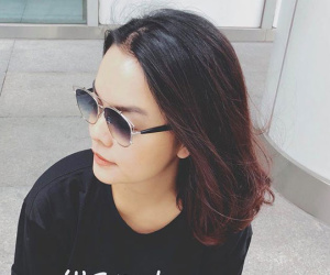 Phạm Quỳnh Anh và Elly Trần lên đồ cá tính chất lừ, đọ dáng gợi cảm trong street style tuần này